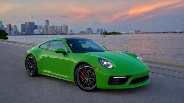 Image of a green Porsche Carrera 4S